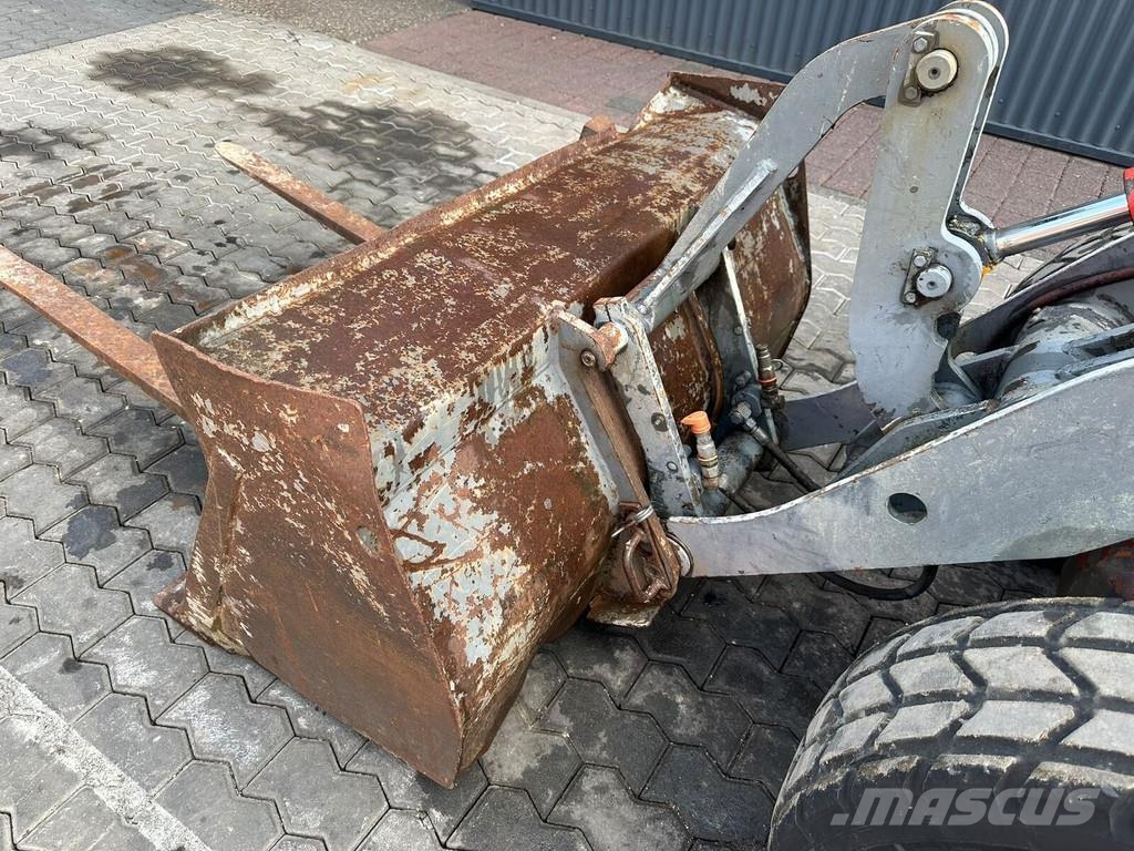 Volvo ZL 302-C / SW Колесни товарачи