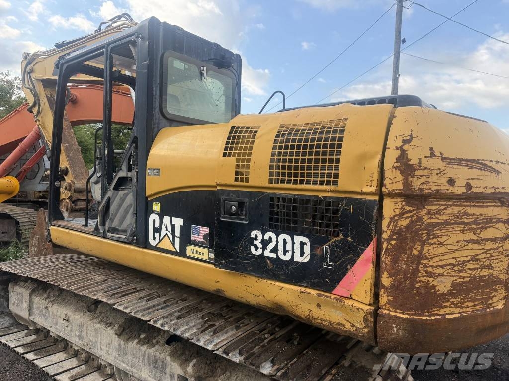CAT 320DL | 2010 | 9,000hrs | INBOUND JEDDAH Rupsgraafmachines
