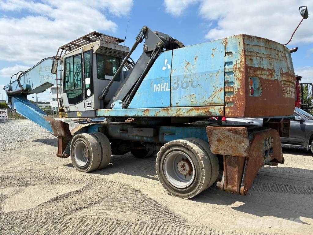 Fuchs MHL 360 Waste / industry handlers