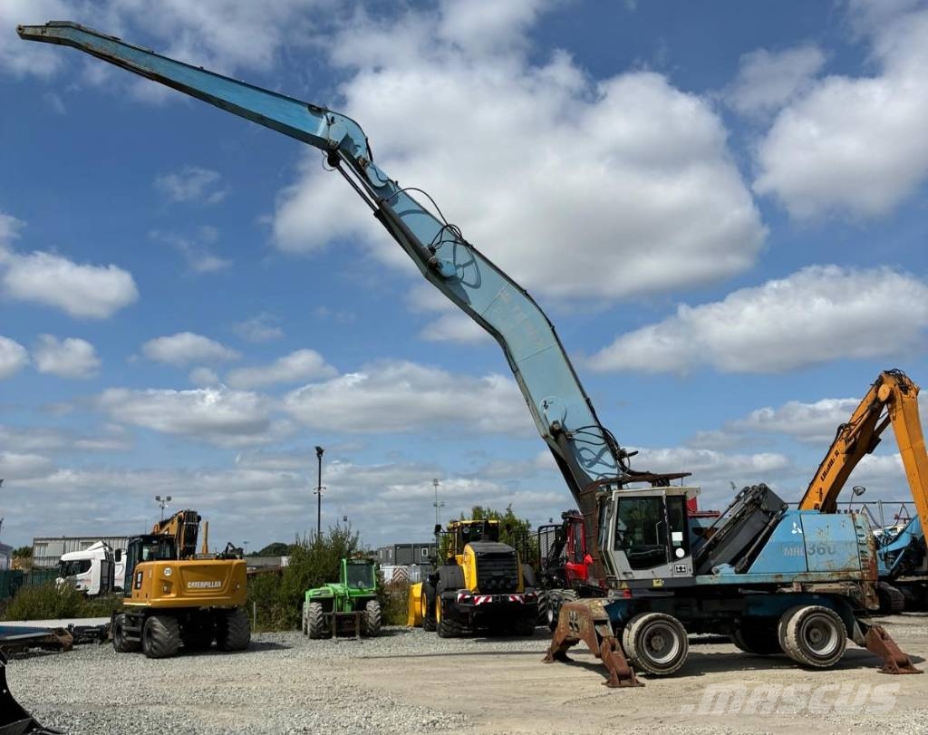 Fuchs MHL 360 Waste / industry handlers