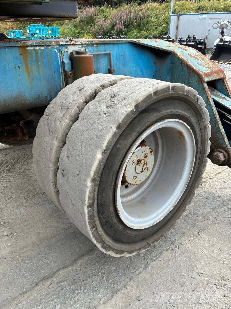 Fuchs MHL 360 Waste / industry handlers