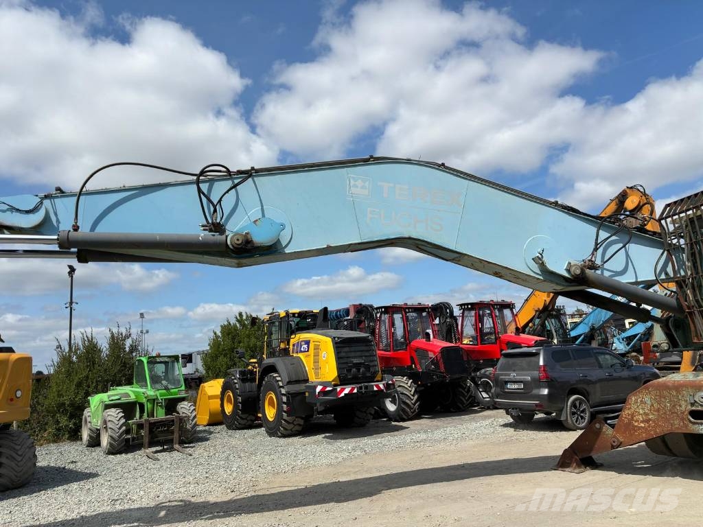 Fuchs MHL 360 Waste / industry handlers