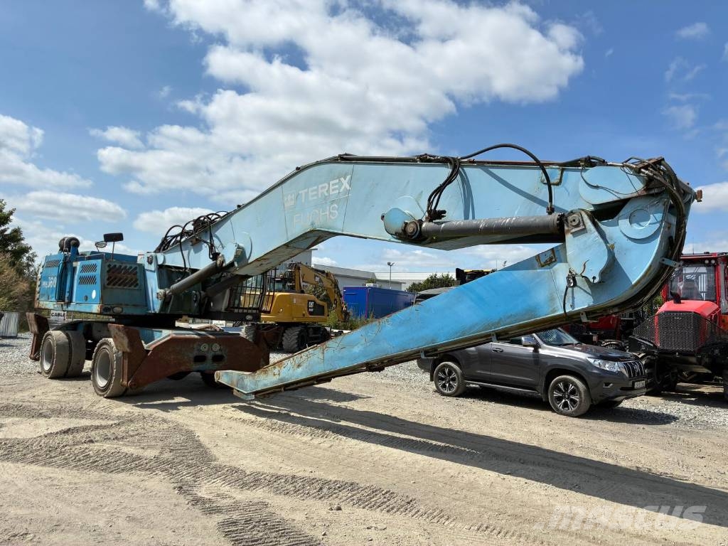 Fuchs MHL 360 Waste / industry handlers
