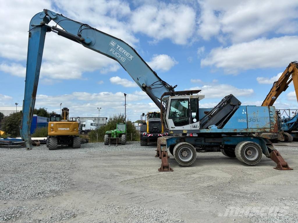 Fuchs MHL 360 Waste / industry handlers