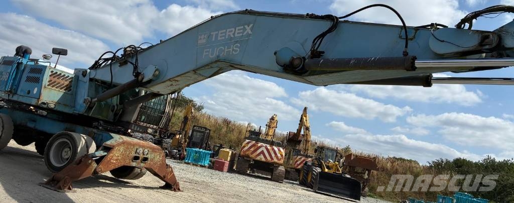 Fuchs MHL 360 Waste / industry handlers