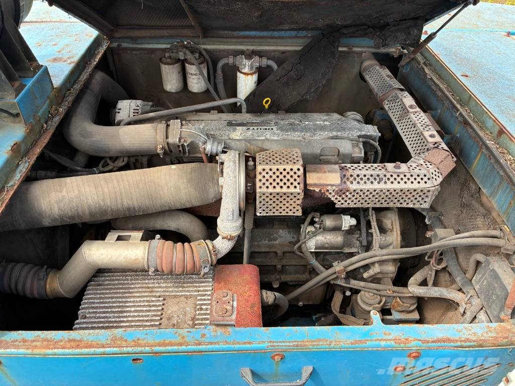 Fuchs MHL 360 Waste / industry handlers