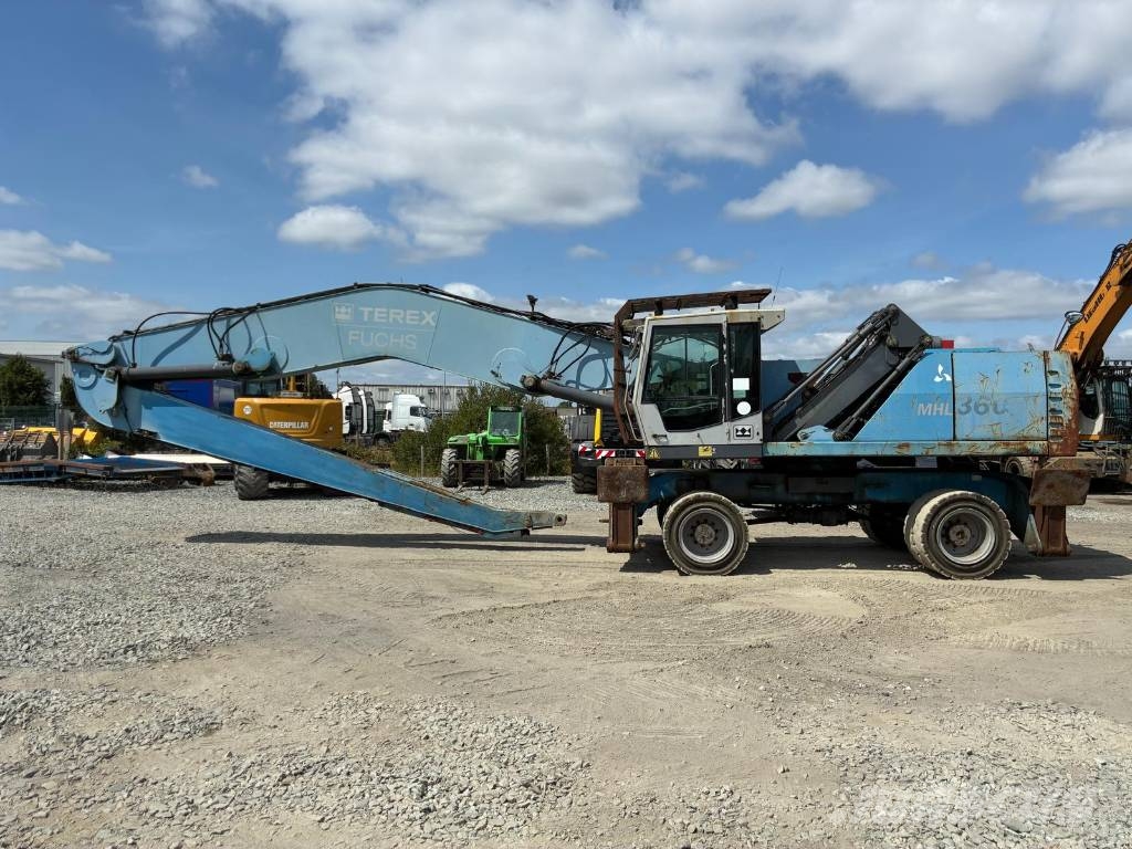 Fuchs MHL 360 Waste / industry handlers