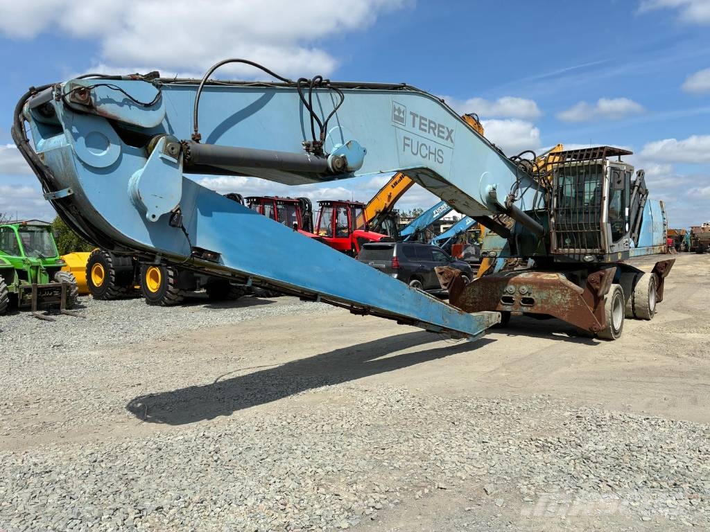 Fuchs MHL 360 Waste / industry handlers