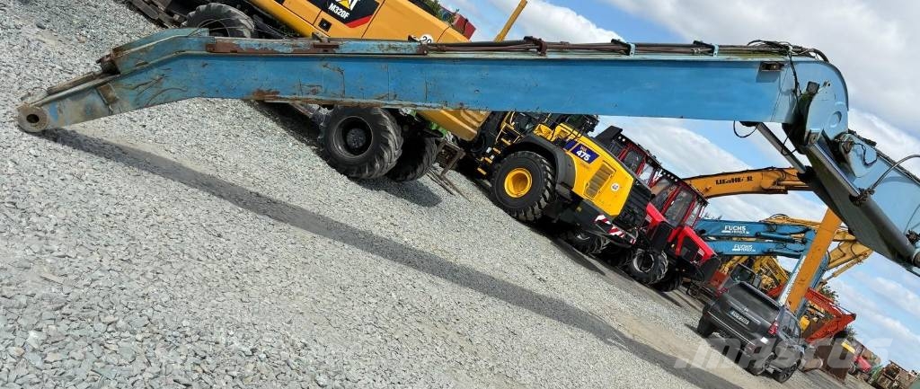 Fuchs MHL 360 Waste / industry handlers