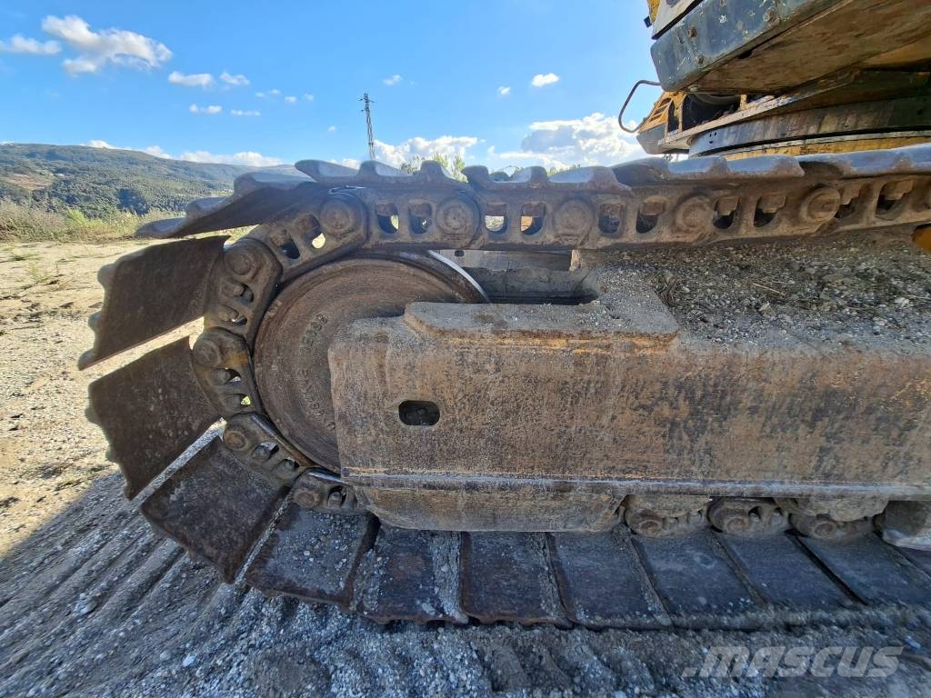 Komatsu PC 240 NLC-5K Escavadoras de rastos