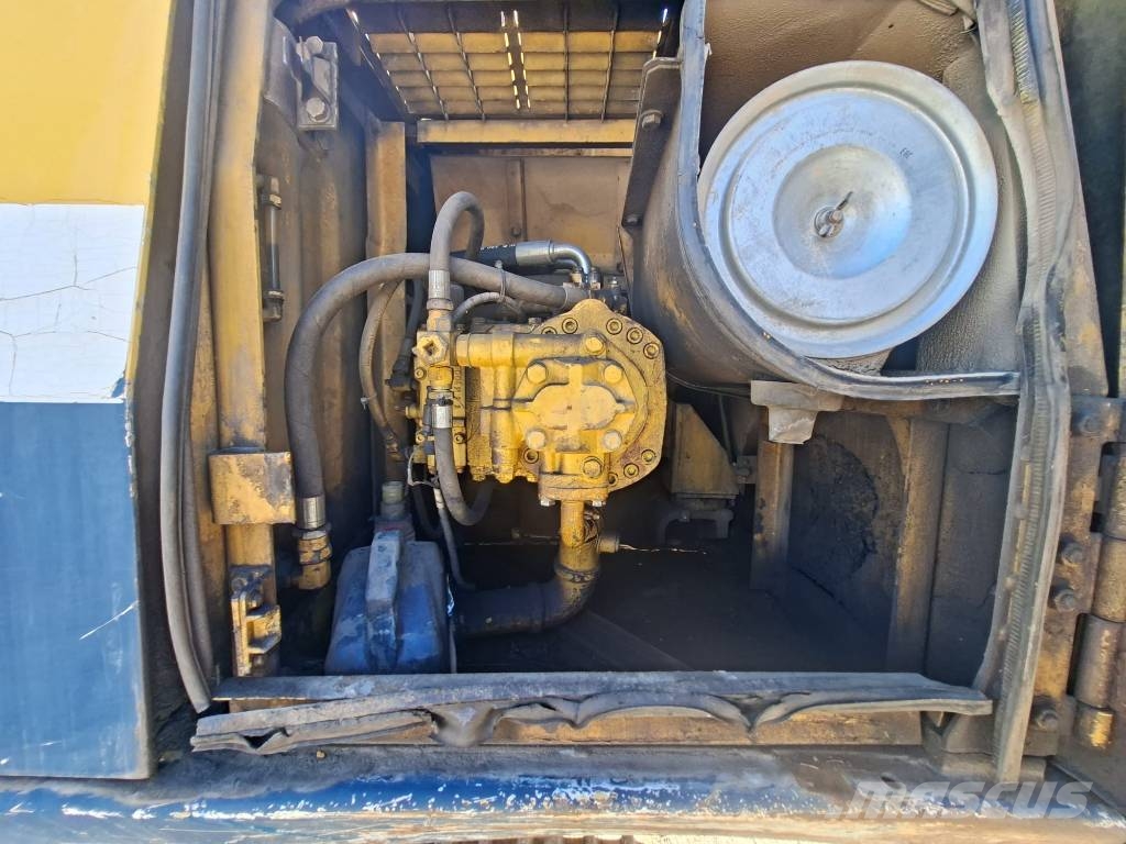 Komatsu PC 240 NLC-5K Escavadoras de rastos