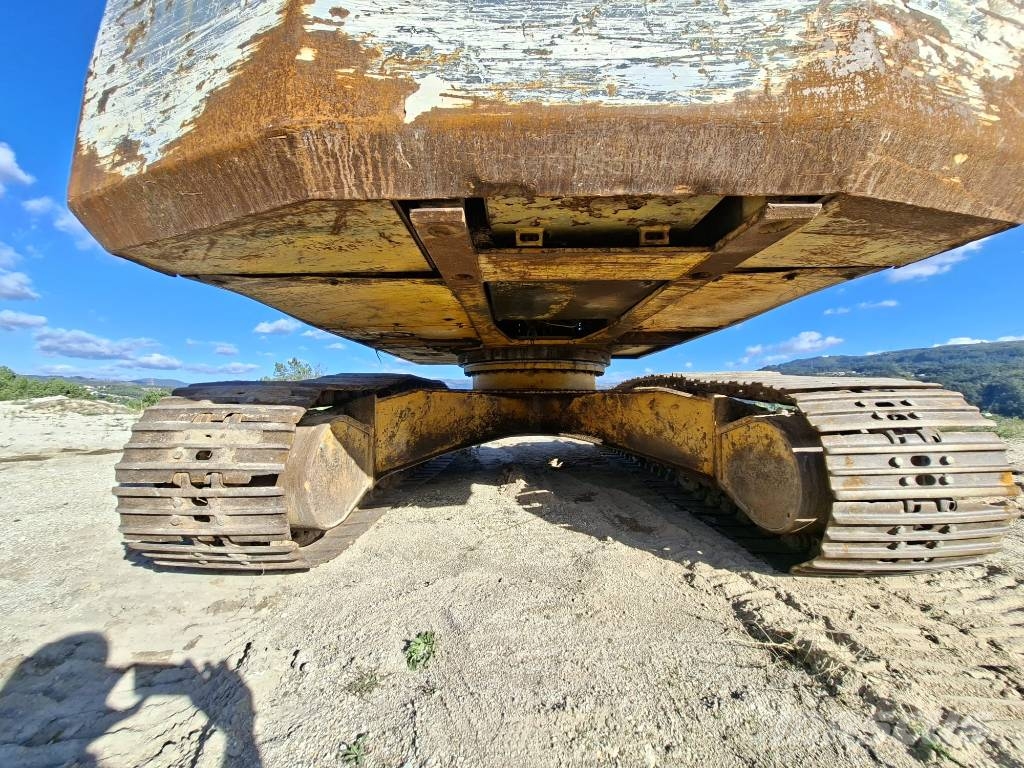 Komatsu PC 240 NLC-5K Escavadoras de rastos