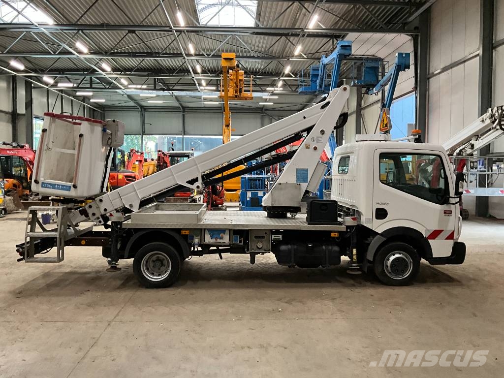 Renault Maxity 120 DXI + CTE B17 المنصات الهوائية المثبتة على شاحنة