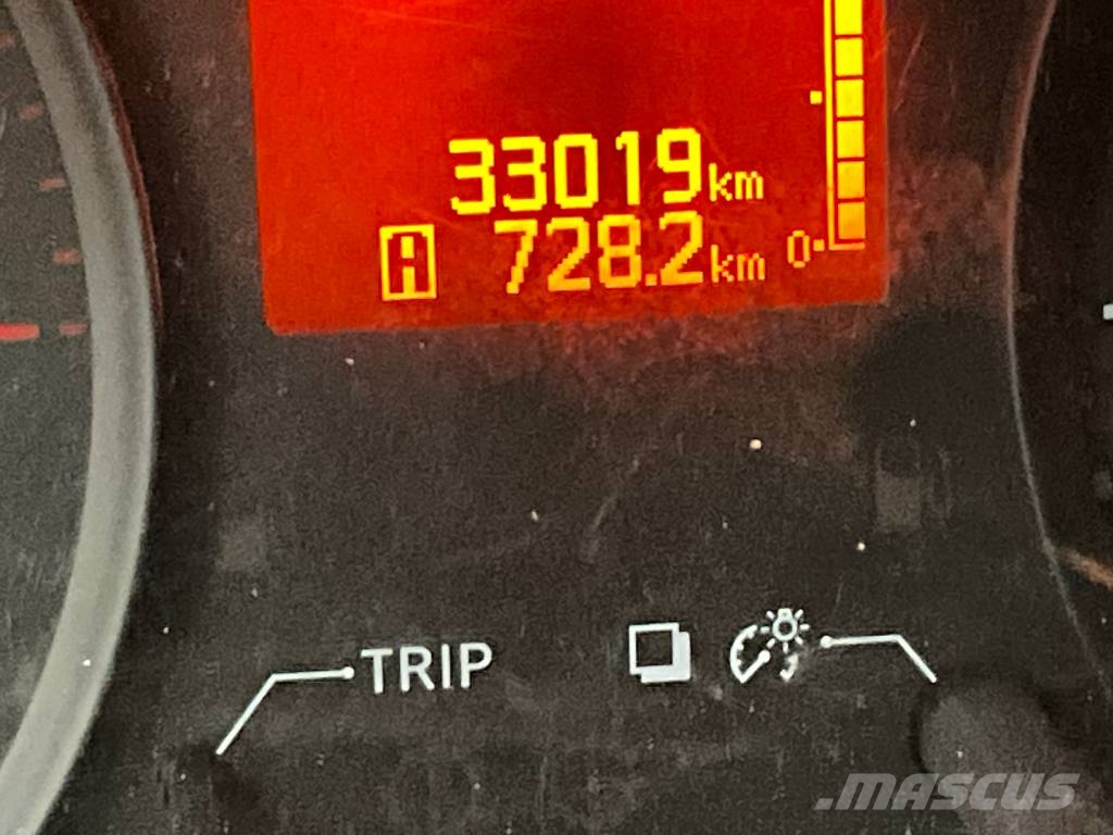 Renault Maxity 120 DXI + CTE B17 المنصات الهوائية المثبتة على شاحنة