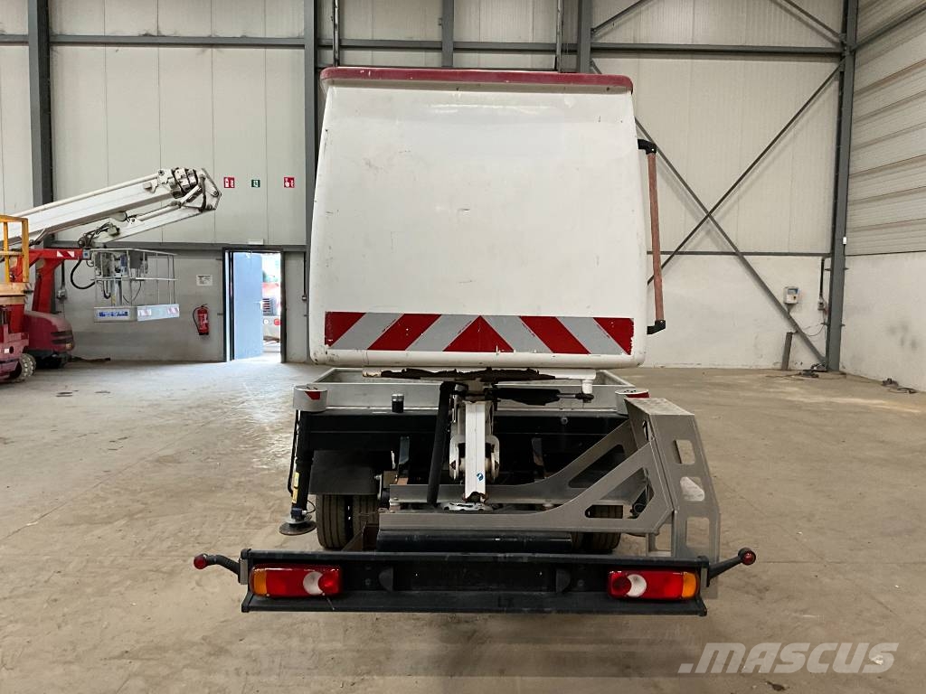 Renault Maxity 120 DXI + CTE B17 المنصات الهوائية المثبتة على شاحنة