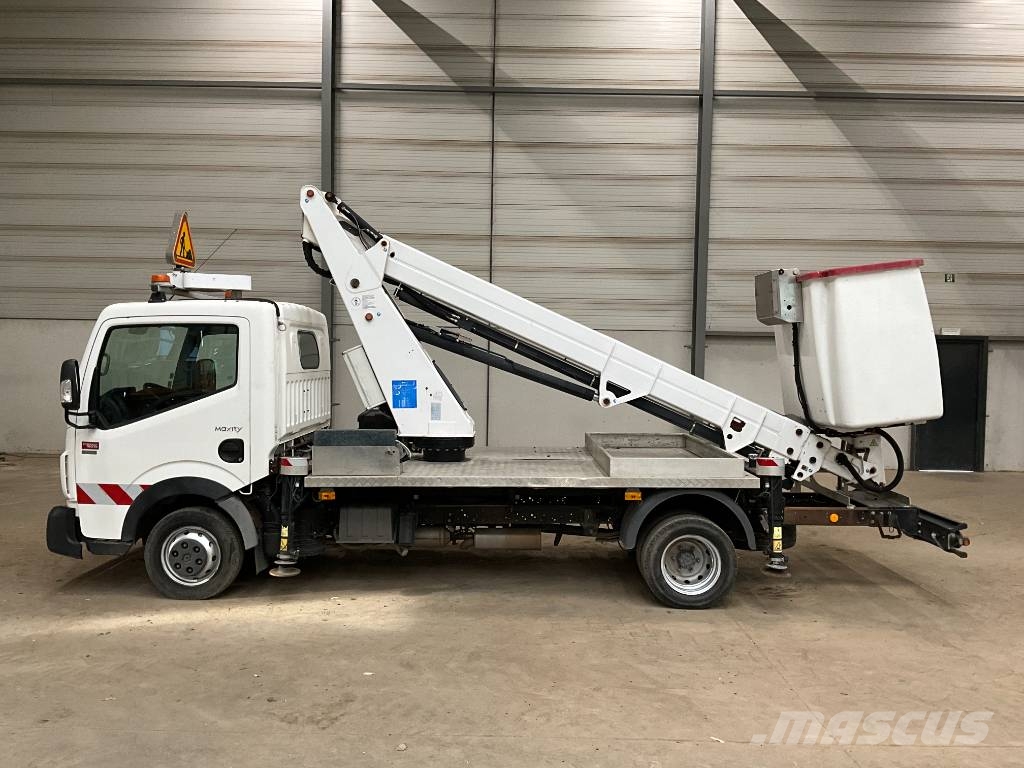 Renault Maxity 120 DXI + CTE B17 المنصات الهوائية المثبتة على شاحنة