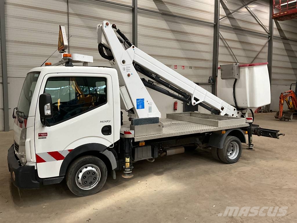 Renault Maxity 120 DXI + CTE B17 المنصات الهوائية المثبتة على شاحنة