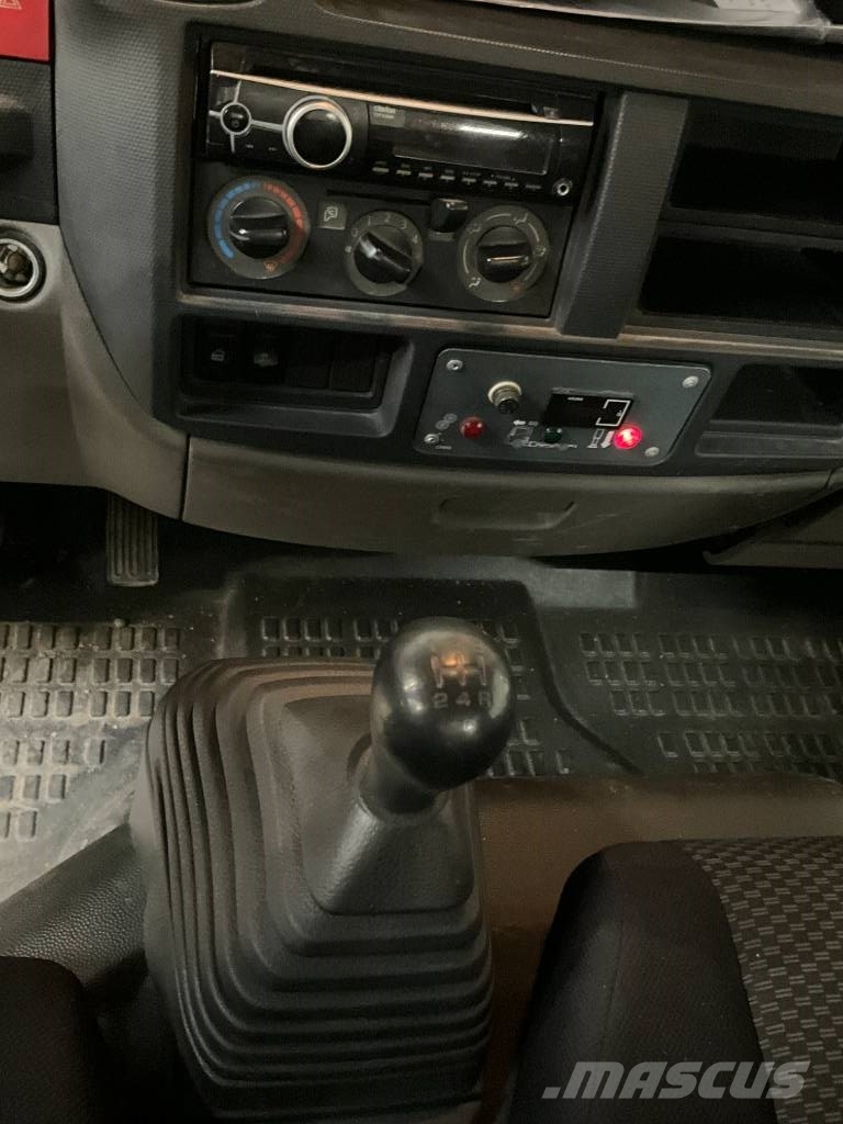 Renault Maxity 120 DXI + CTE B17 المنصات الهوائية المثبتة على شاحنة