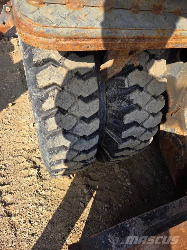 Doosan DX210W-5 ホイール式油圧ショベル(パワーショベル・ユンボ・バックホー)