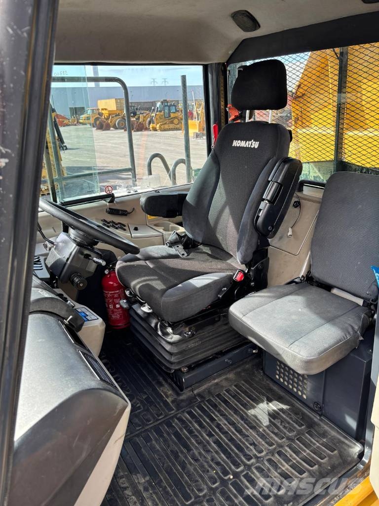 Komatsu HM 300-3 TAILGATE Artikulētie pašizgāzēji