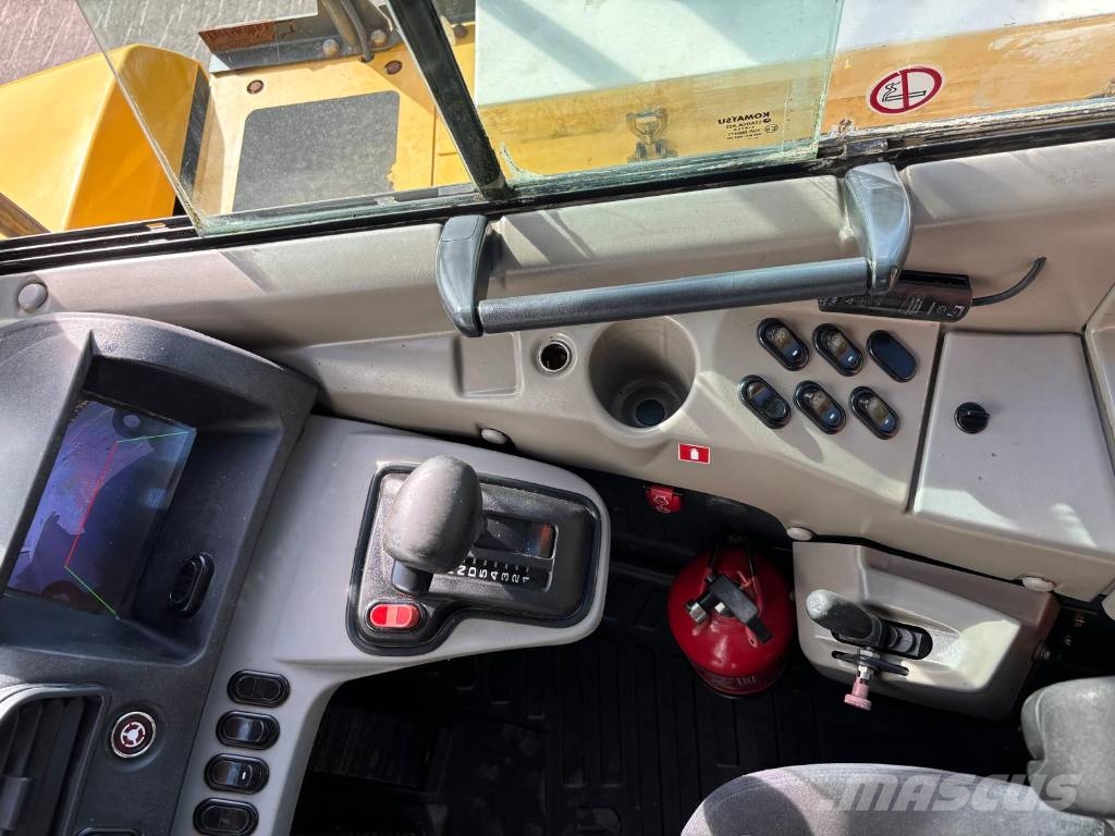 Komatsu HM 300-3 TAILGATE Artikulētie pašizgāzēji
