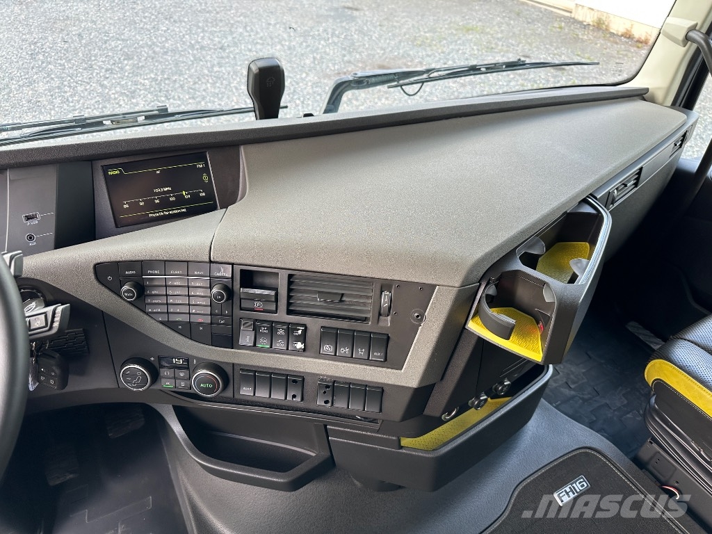 Volvo FH16 750 8x4*4 tridem, AJK koukkulaite شاحنات الرافعات الخطافية