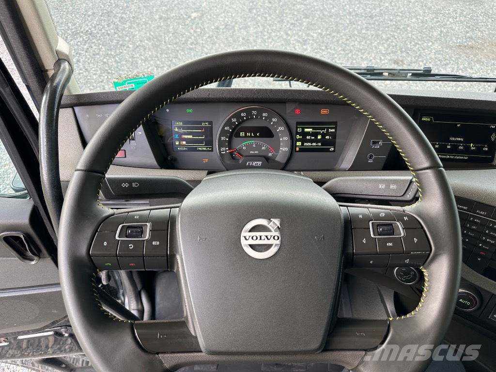 Volvo FH16 750 8x4*4 tridem, AJK koukkulaite شاحنات الرافعات الخطافية