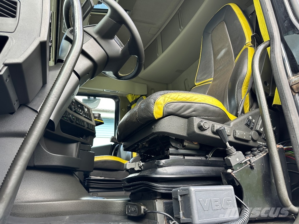 Volvo FH16 750 8x4*4 tridem, AJK koukkulaite شاحنات الرافعات الخطافية