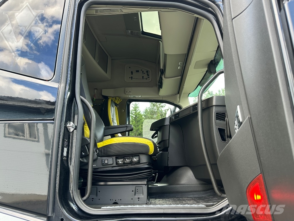 Volvo FH16 750 8x4*4 tridem, AJK koukkulaite شاحنات الرافعات الخطافية