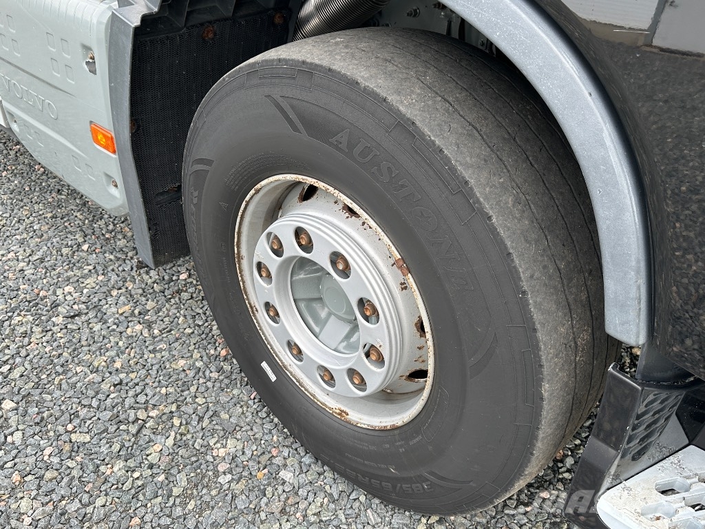 Volvo FH16 750 8x4*4 tridem, AJK koukkulaite شاحنات الرافعات الخطافية