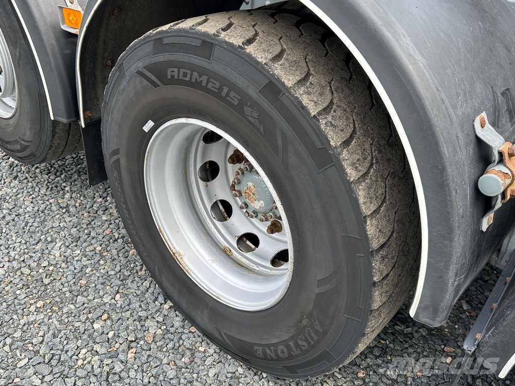 Volvo FH16 750 8x4*4 tridem, AJK koukkulaite شاحنات الرافعات الخطافية