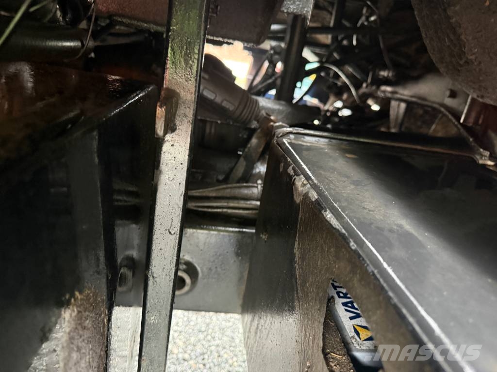 Mercede U1750 4x4 Boreudstyr 其他貨車
