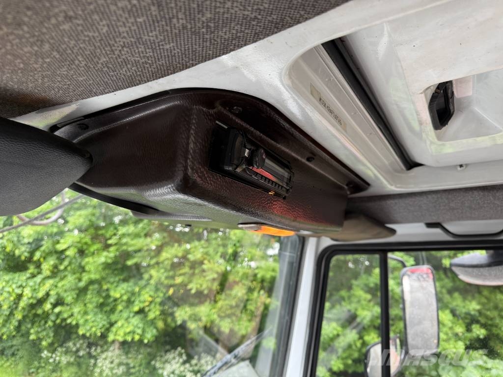 Mercede U1750 4x4 Boreudstyr 其他貨車
