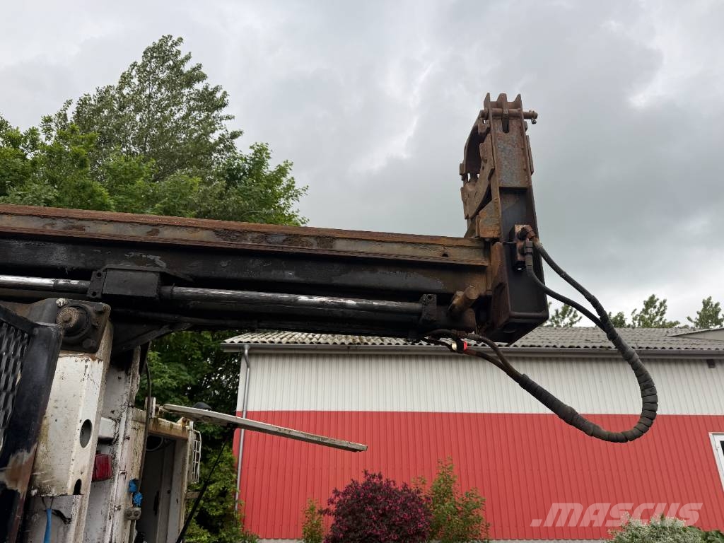 Mercede U1750 4x4 Boreudstyr 其他貨車