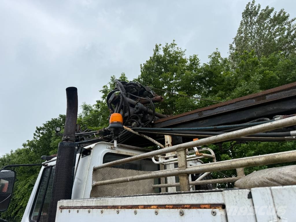 Mercede U1750 4x4 Boreudstyr 其他貨車