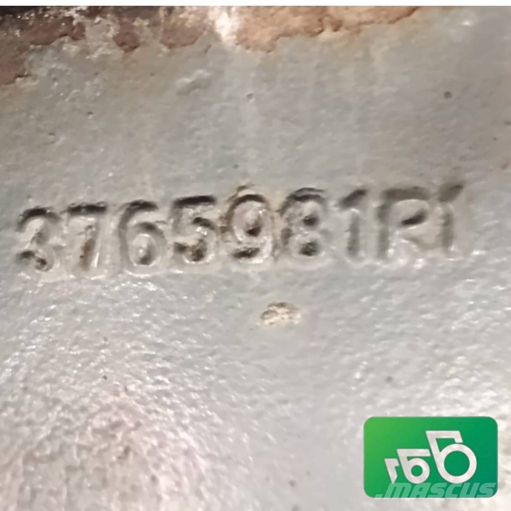 Massey Ferguson 5460 Final drive Steering knuckle Hub Reducer Axle الشاسيه والتعليق