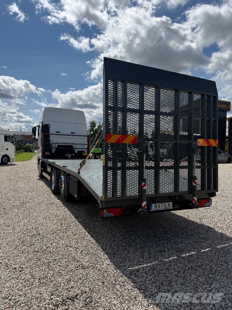 MAN TGX 26.400 Camiones portamaquinaria