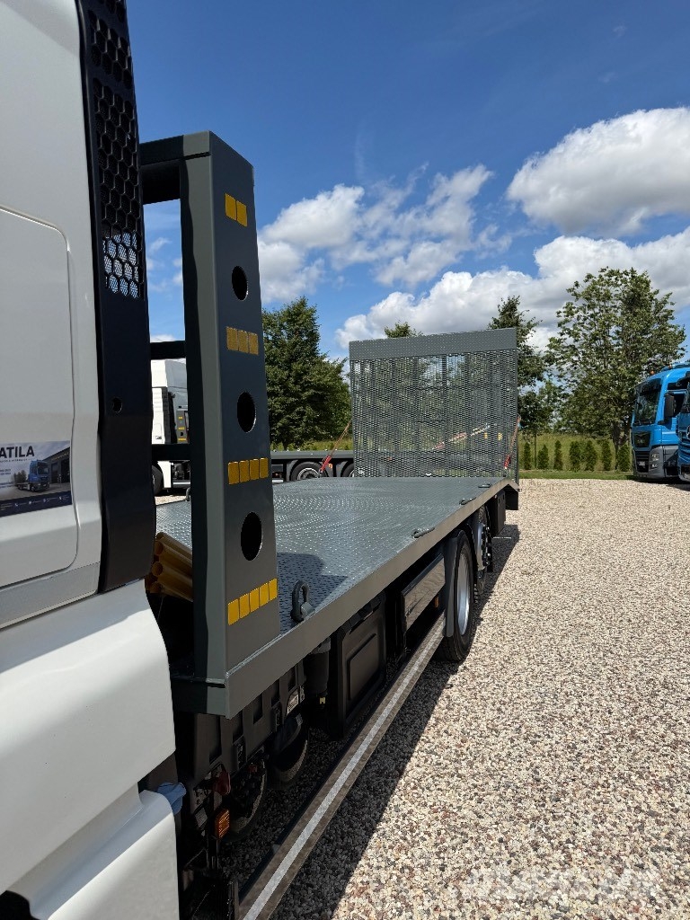 MAN TGX 26.400 Camiones portamaquinaria