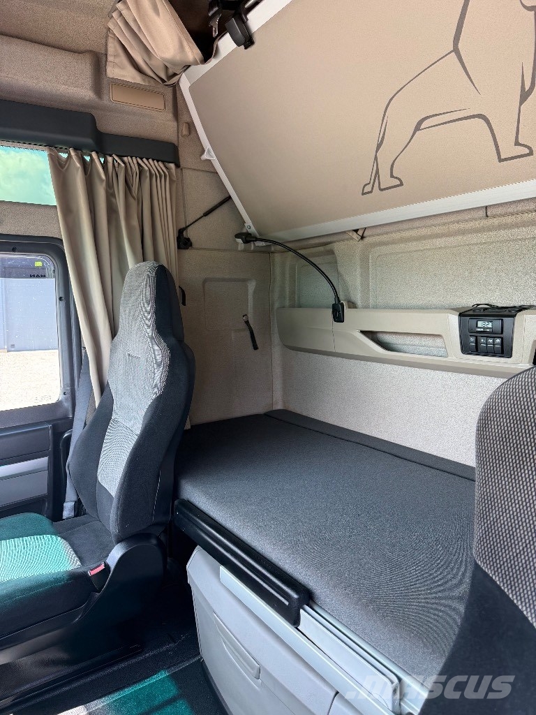 MAN TGX 26.400 Camiones portamaquinaria