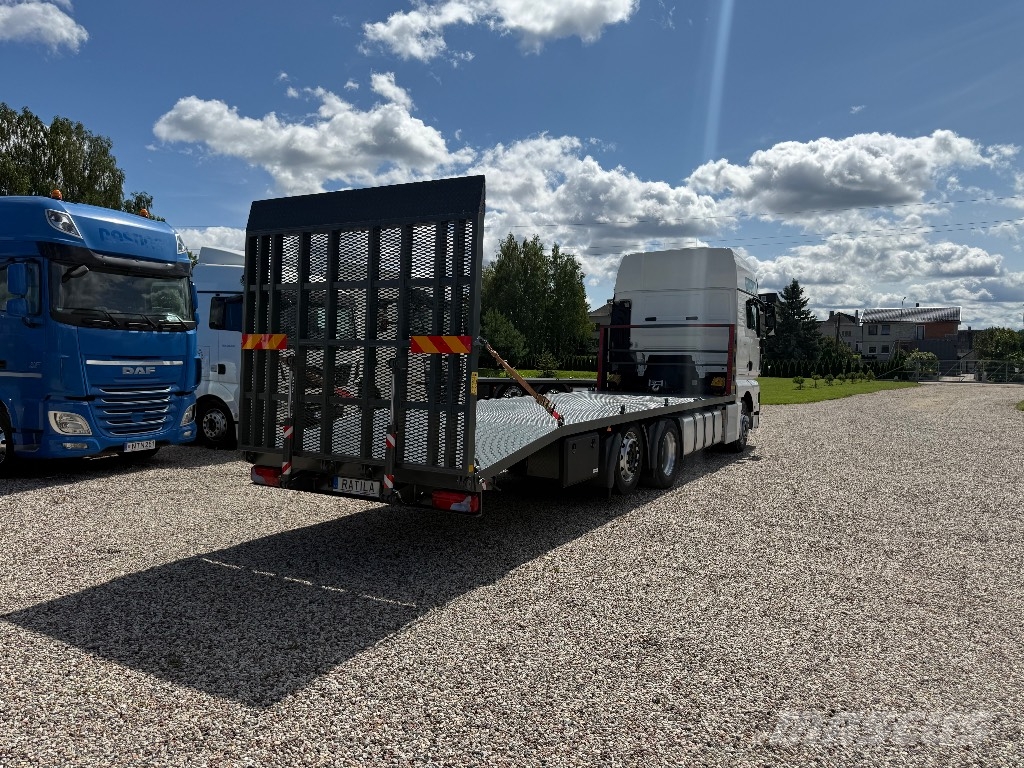 MAN TGX 26.400 Camiones portamaquinaria