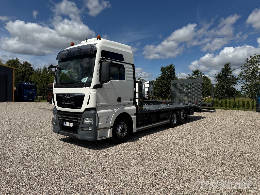 MAN TGX 26.400 Camiones portamaquinaria