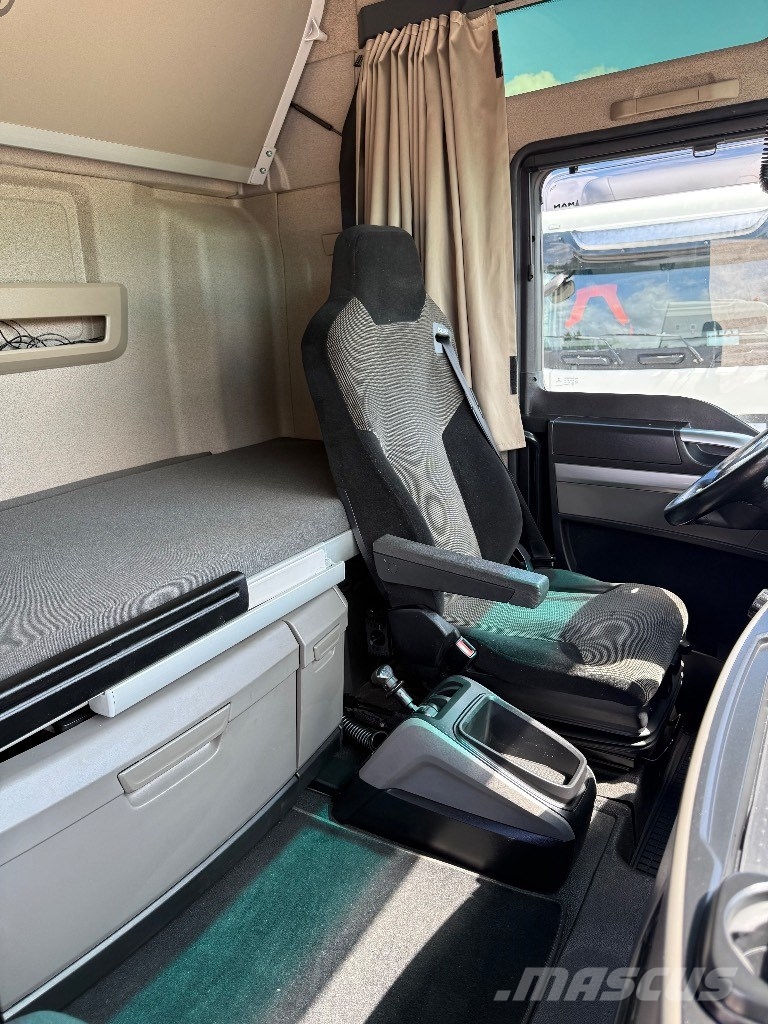 MAN TGX 26.400 Camiones portamaquinaria