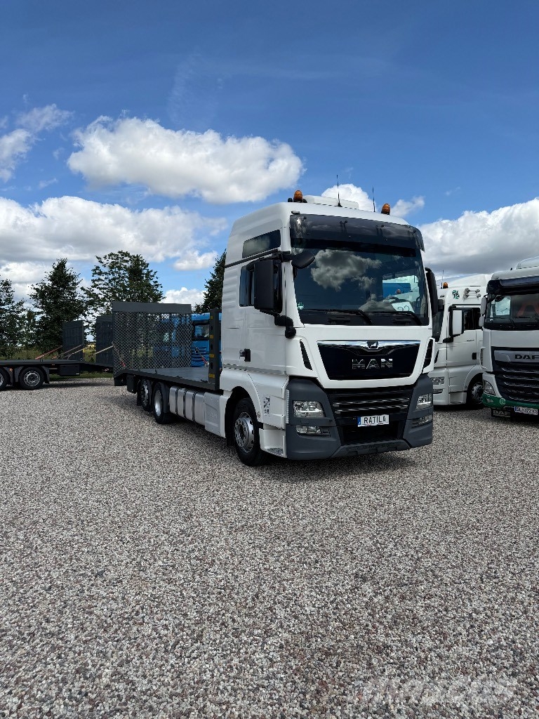 MAN TGX 26.400 Camiones portamaquinaria