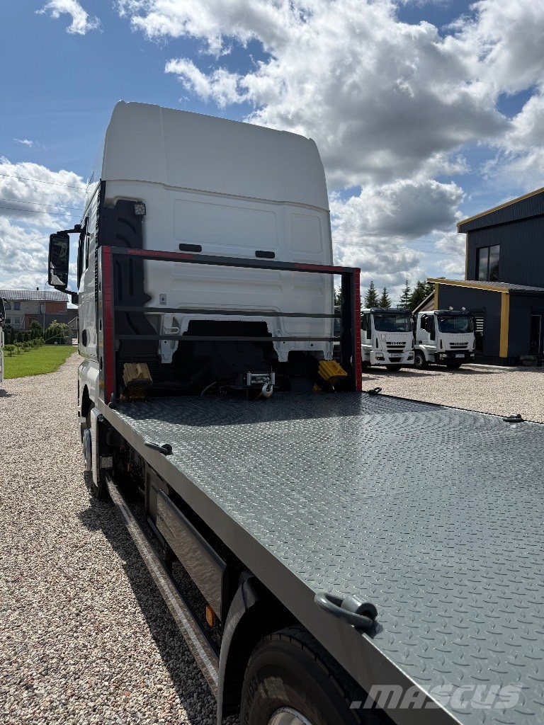 MAN TGX 26.400 Camiones portamaquinaria