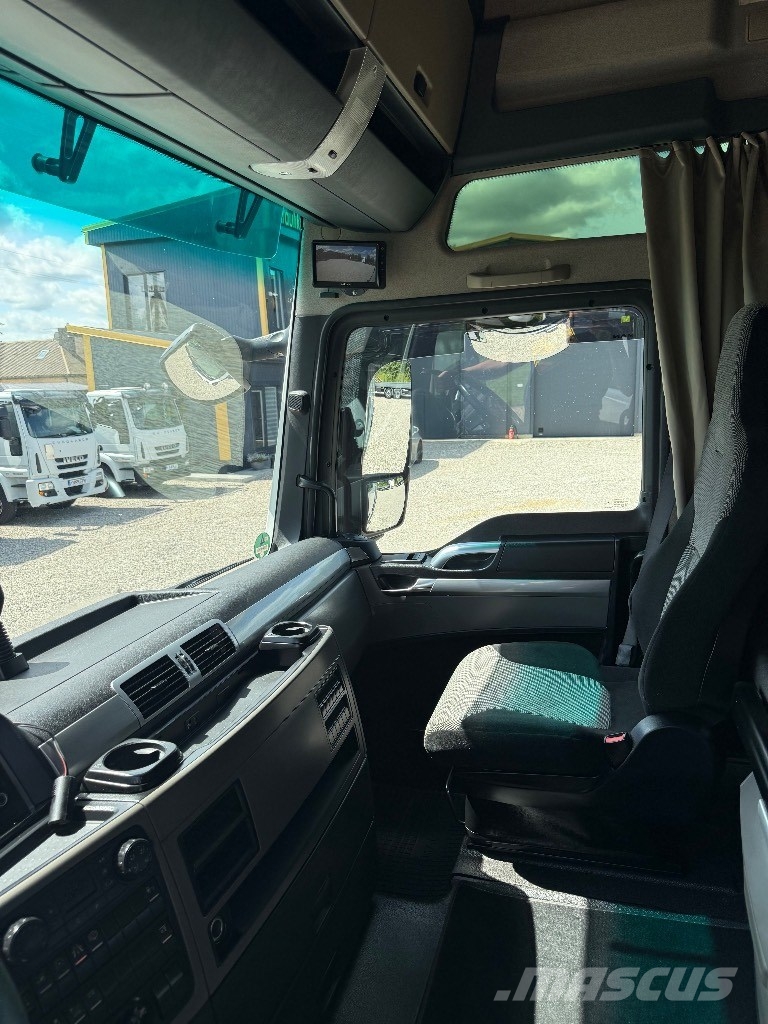 MAN TGX 26.400 Camiones portamaquinaria