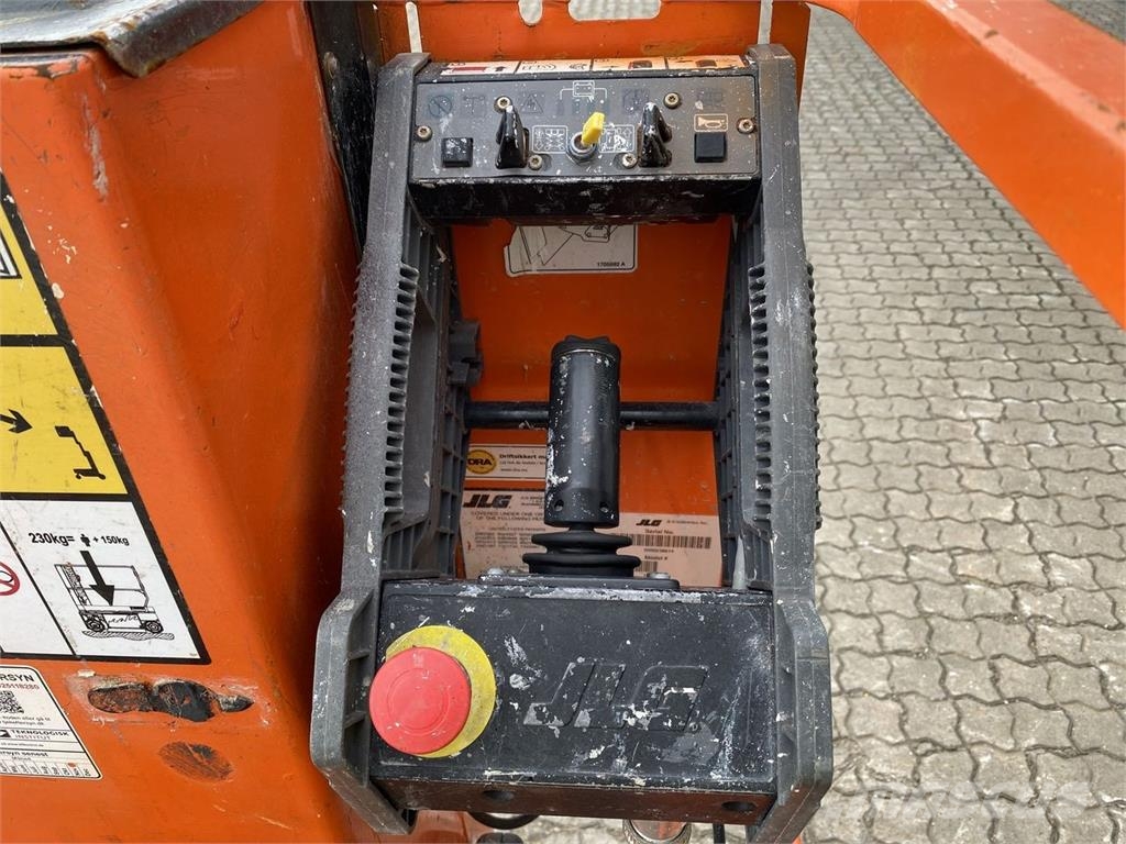 JLG 1230ES Vertical mast lifts