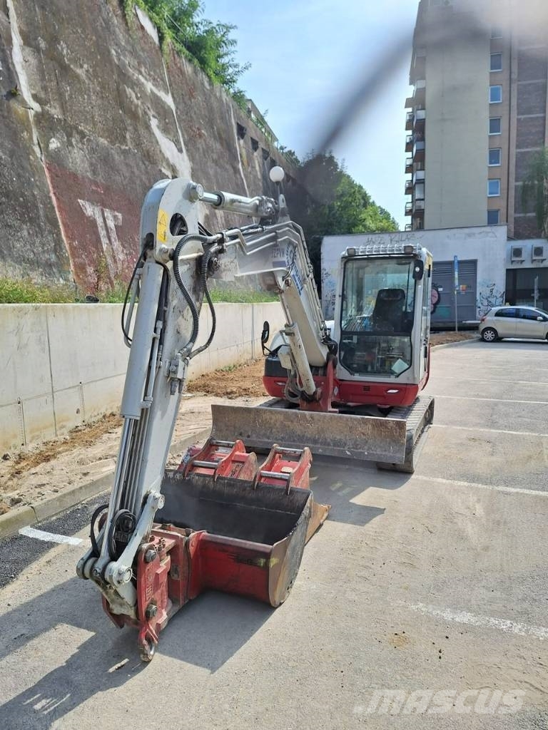 Takeuchi TB 370 中型挖掘机