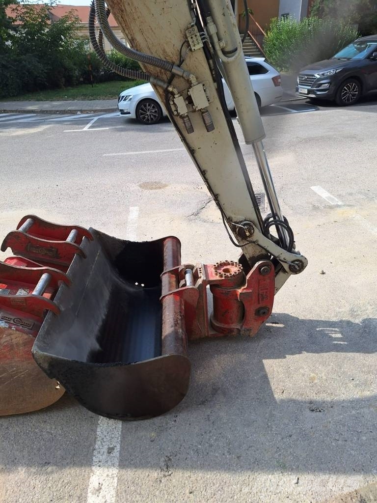 Takeuchi TB 370 中型挖掘机