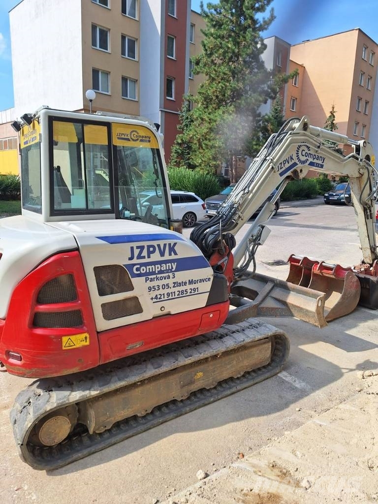 Takeuchi TB 370 中型挖掘机