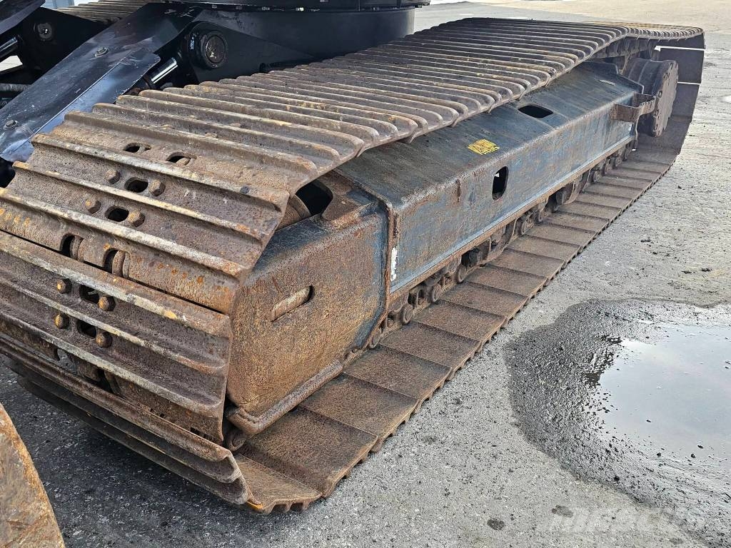 Hitachi ZX 135 US-6 حفارات زحافة